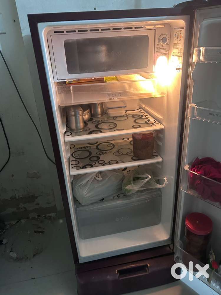 LG Refrigerator for Sale – 4 Years Old  Good Condition