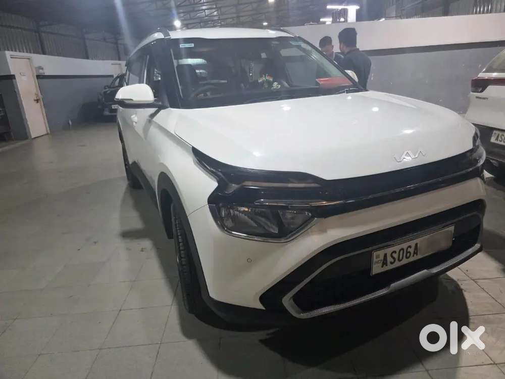 Kia Carens 2023 Petrol Well Maintained