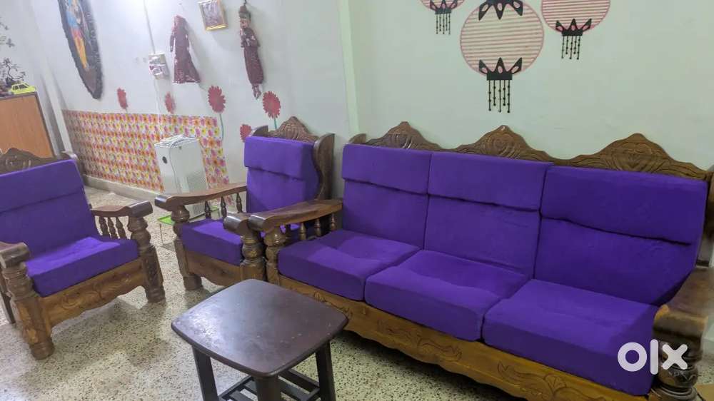 Sofa set with centre table