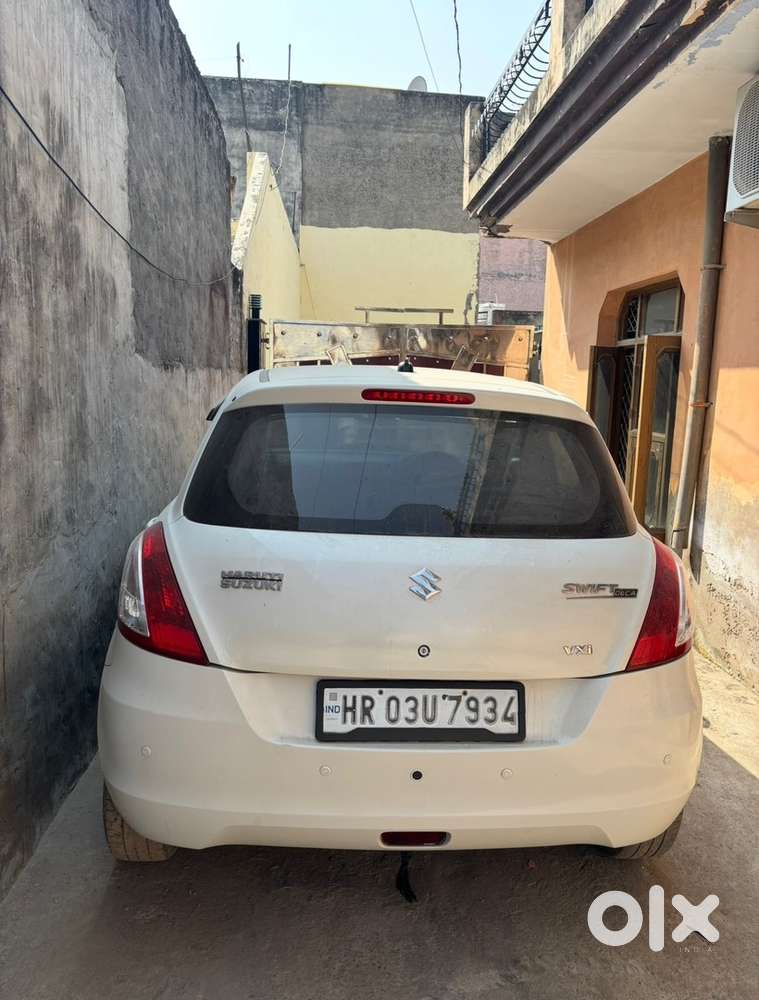2016 Maruti Swift 1.2 Vxi Petrol Car