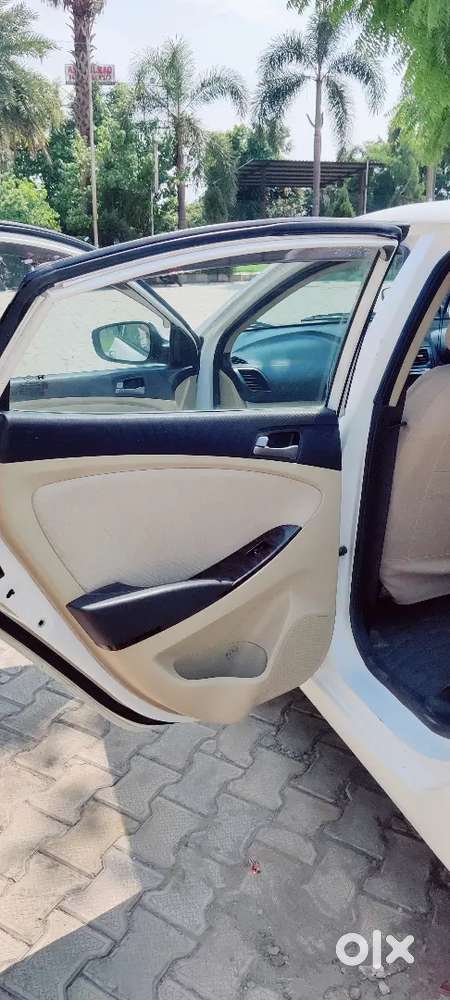 Hyundai Fluidic Verna 2016