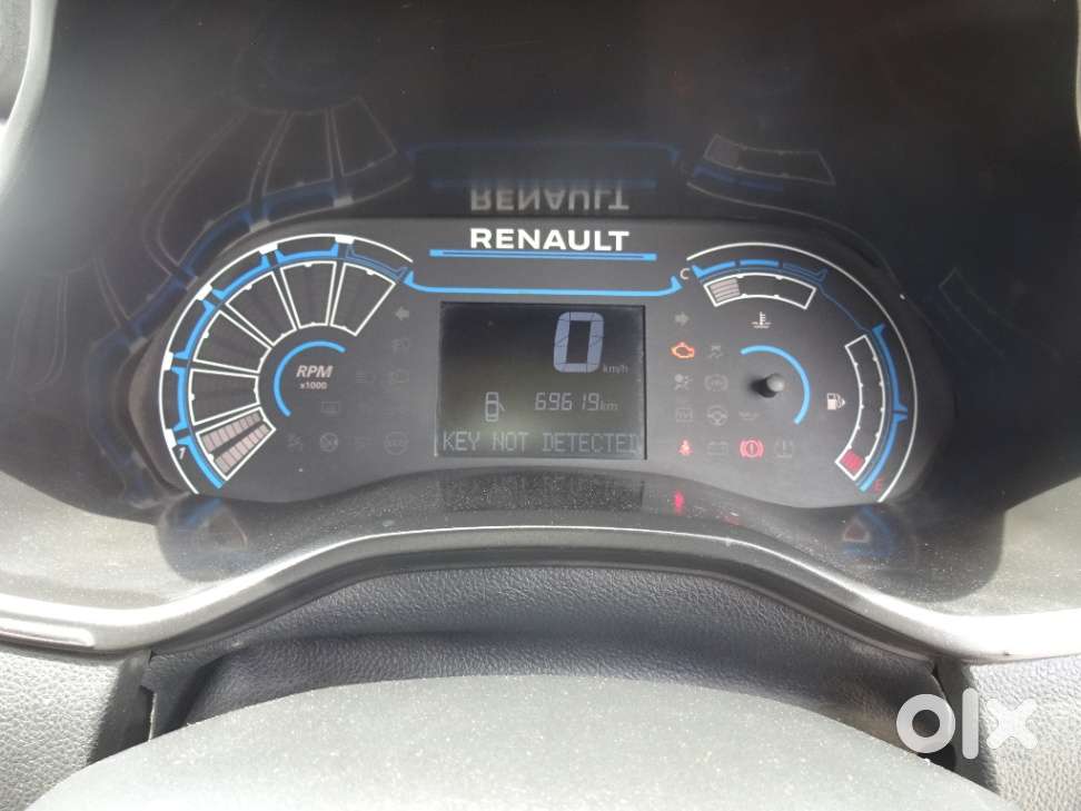 Renault Triber Rxz, 2021, Petrol