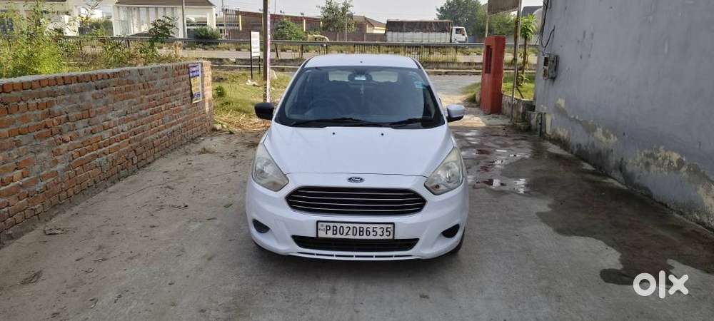 Ford Figo Petrol Titanium, 2017, Petrol