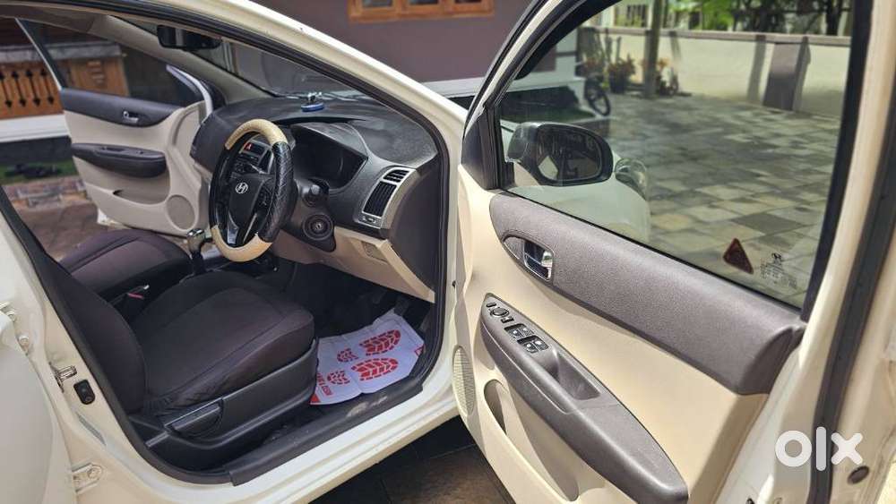 Hyundai I20 Sportz At 1.4, 2014, Diesel