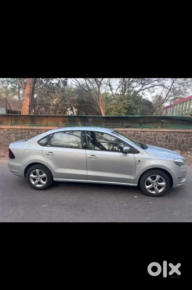 Skoda Rapid 1.6 Elegance 2012
