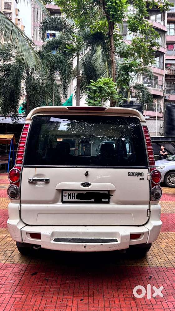 Well-maintained 2013 Mahindra Scorpio Sle 2.2 Mhawk (7-seater)  White