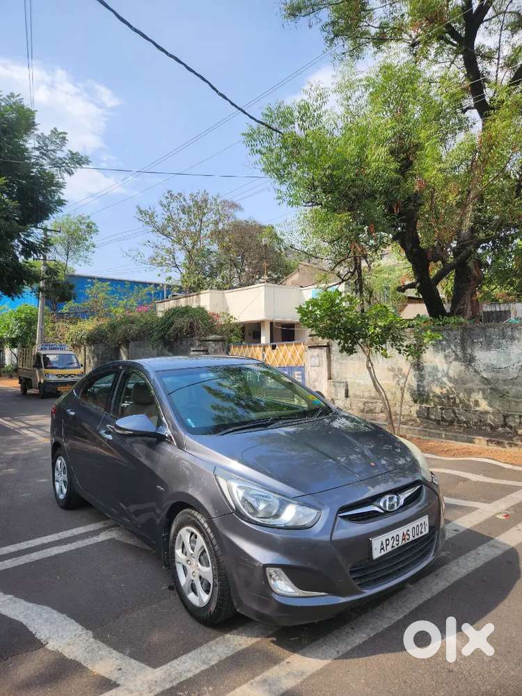 Hyundai Verna 2012