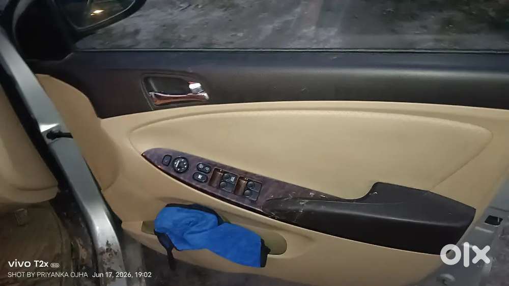 Hyundai Verna 1.6 Litre 5 X Camera