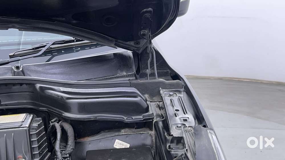 Mahindra Xuv300 W8, 2022, Petrol