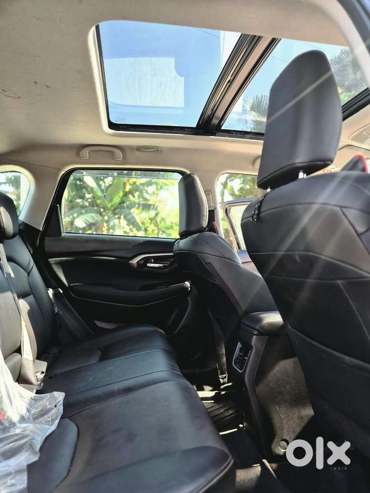 Maruti Suzuki Grand Vitara 1.5 Alpha Plus Intelligent Hybrid Ecvt, 2..