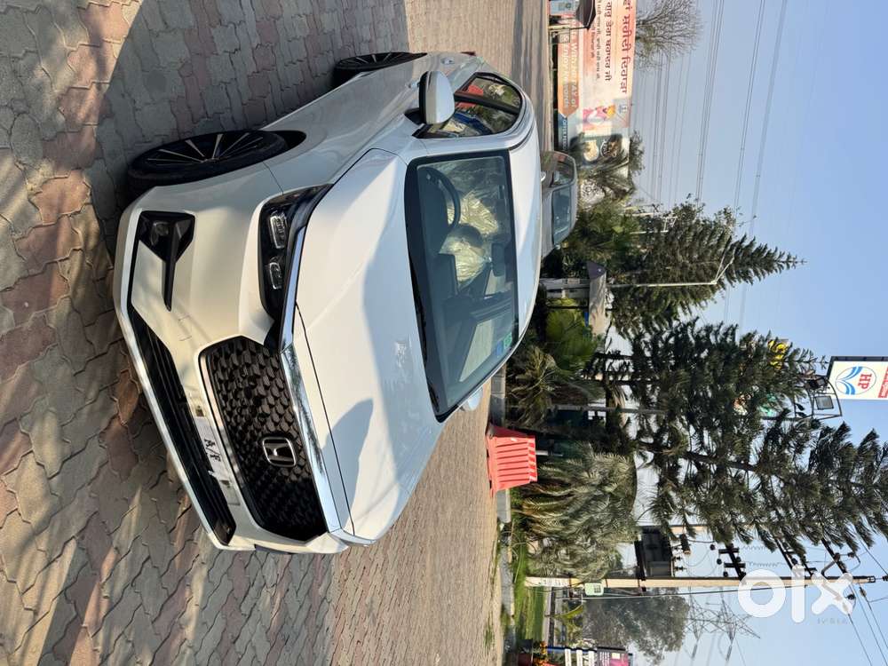 Honda Amaze 2025 Petrol 5500 Km Driven