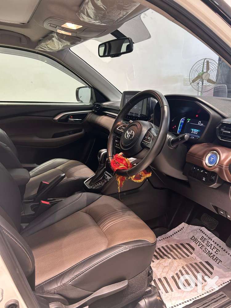 Toyota Urban Cruiser Hyryder V Hybrid Aero Edition, 2025, Petrol