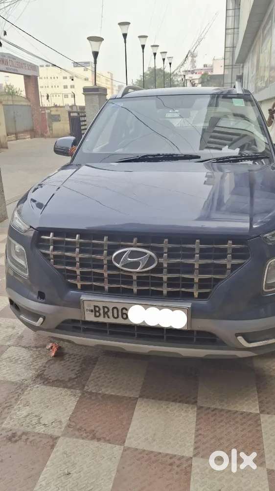 Hyundai Venue 2021 Petrol 1st Owner  Excellent Condition  39255km