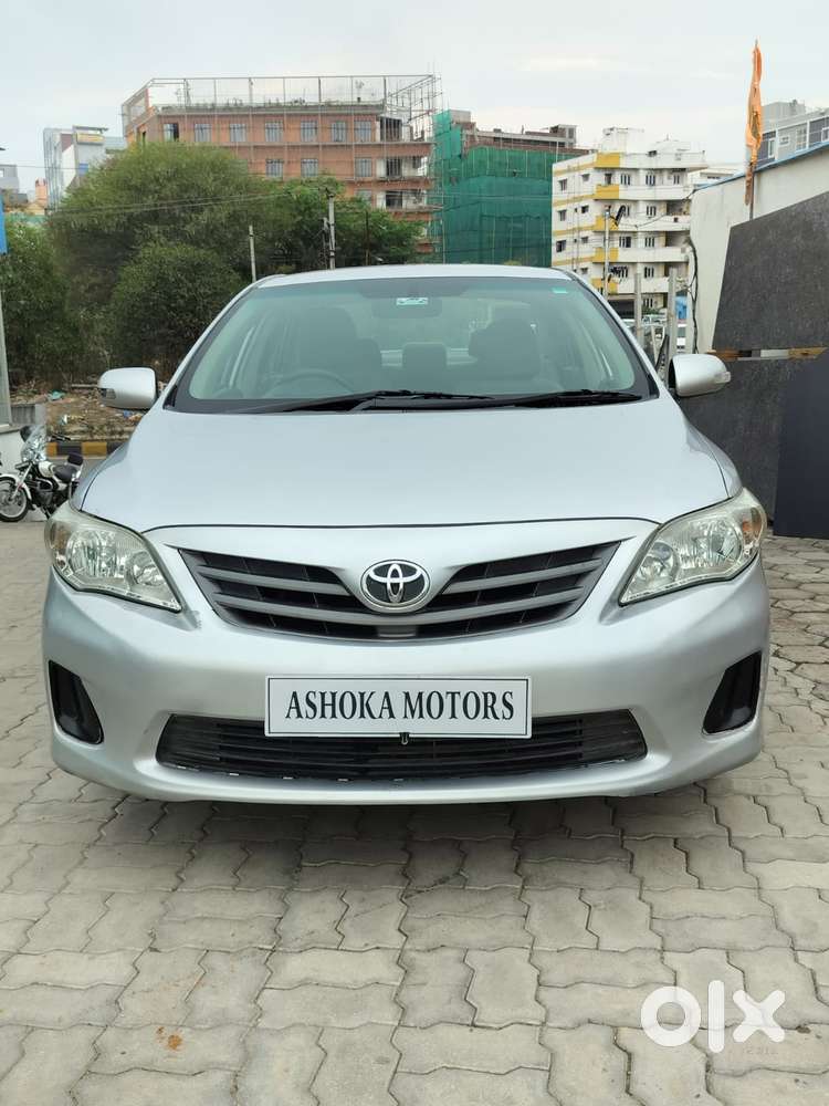 Toyota Corolla Altis 1.8 J, 2012, Petrol