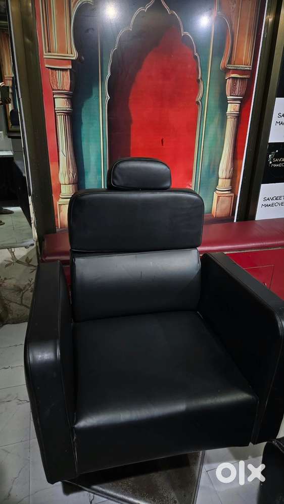 Salon chair @3000