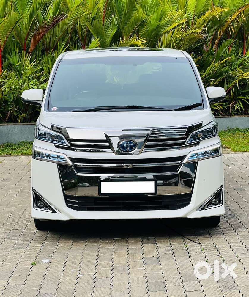 Toyota Vellfire 2.5 Executive Lounge, 2022, Petrol