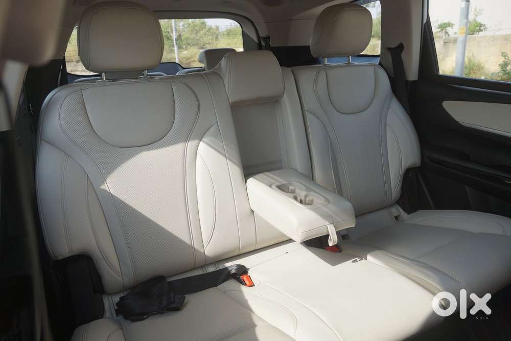 Mahindra Xuv700 2.0 Ax 7 Petrol At Luxury Pack Str, 2024, Petrol