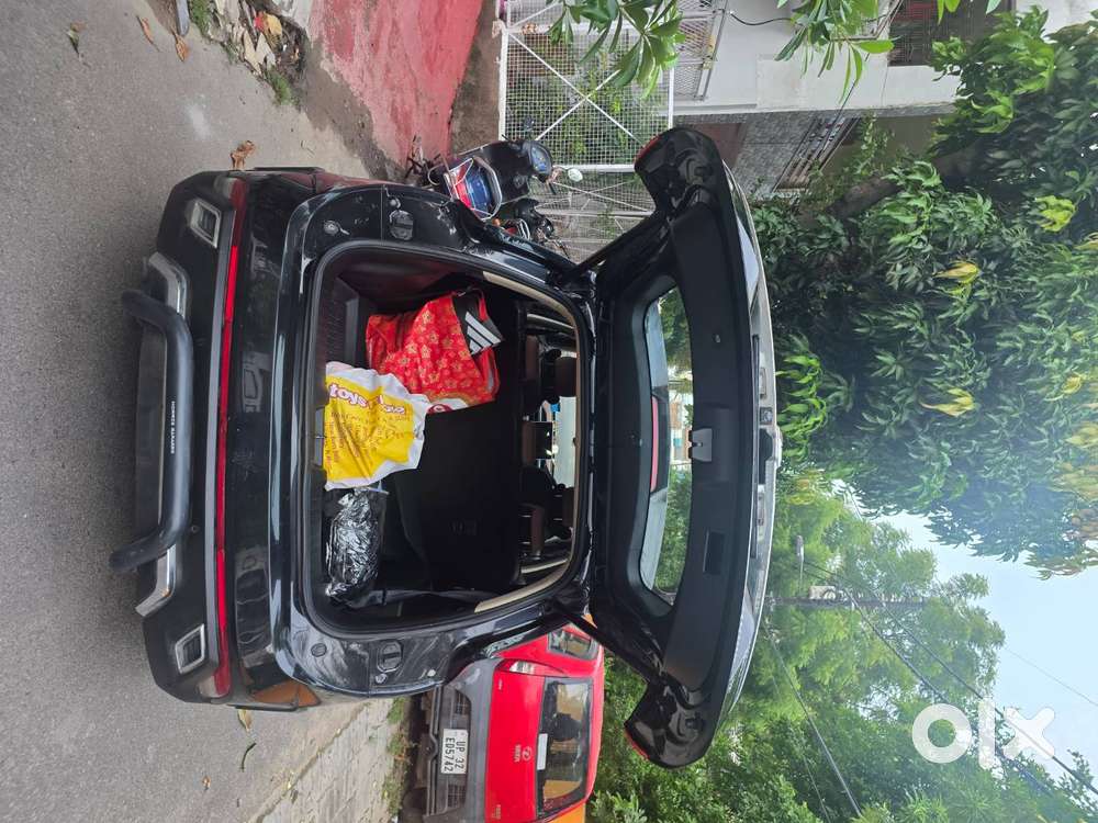 Mg Hector Plus 2023 Model Under Warranty.