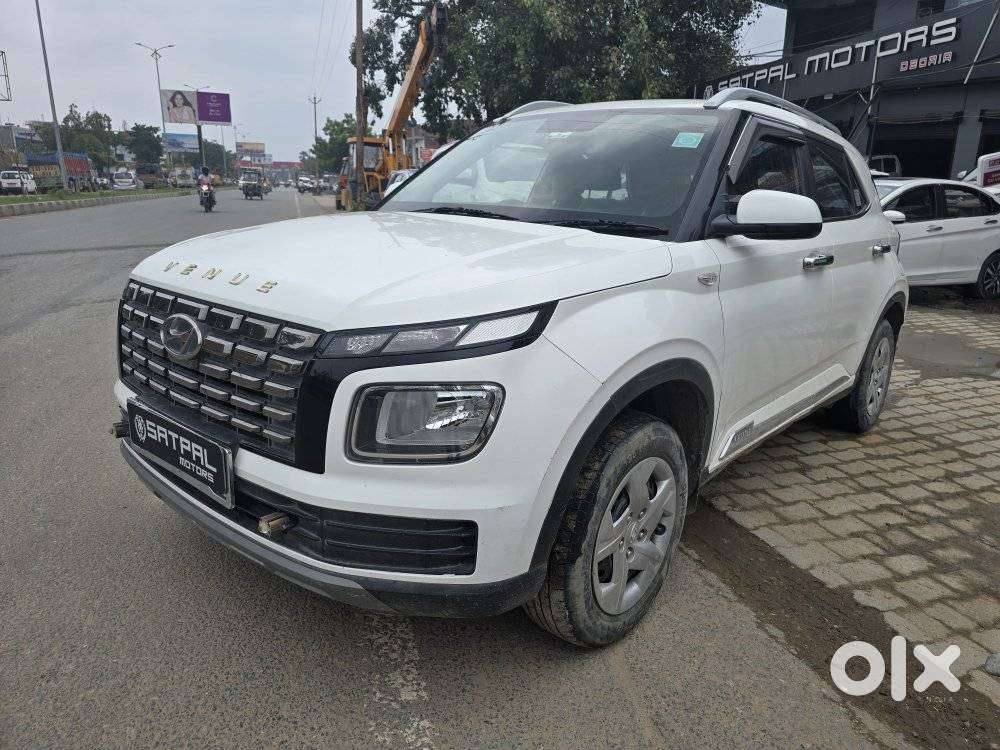 Hyundai Venue S 1.2 Petrol, 2023, Petrol
