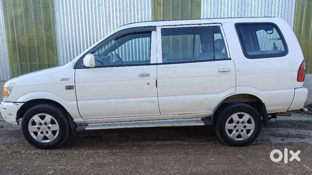 Chevrolet Tavera 2014 Variant