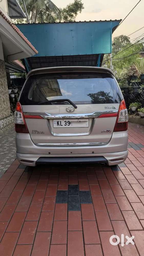 Toyota Innova 2.5v Diesel - 8 Seater - Single Owner