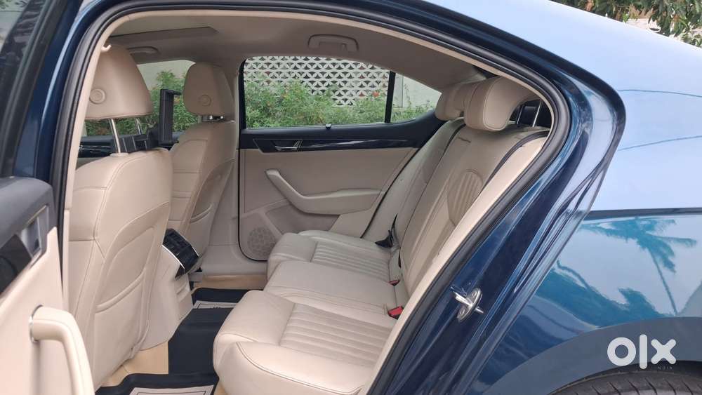 Skoda Superb 2.0 Tsi At L&k, 2022, Petrol