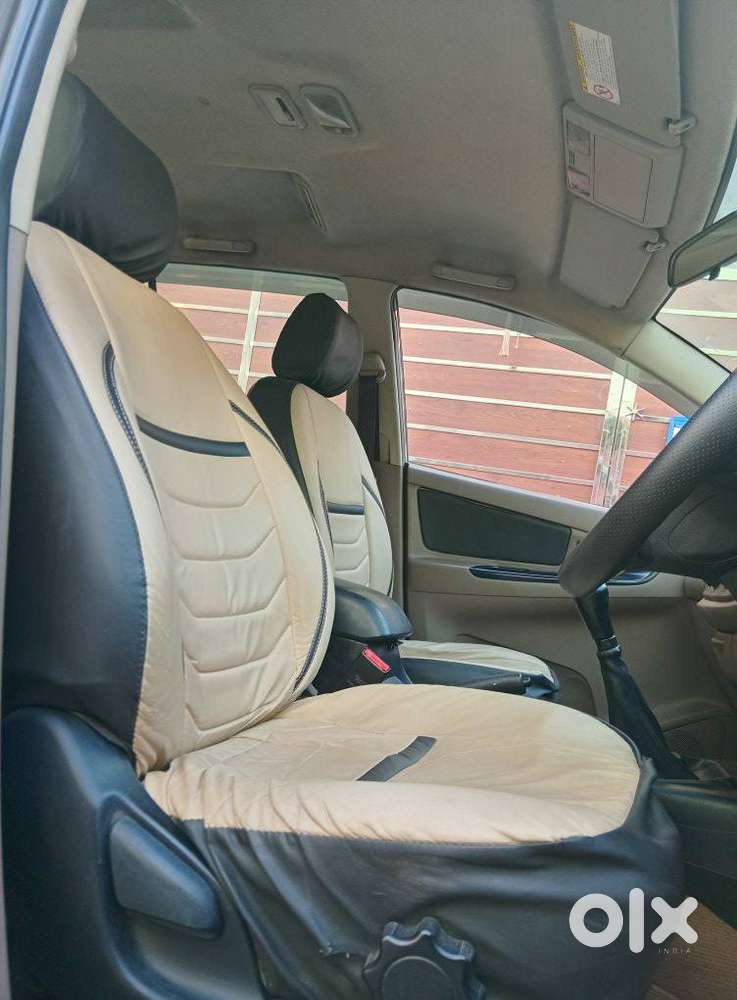 Toyota Innova 2.5 G (diesel) 8 Seater, 2015, Diesel
