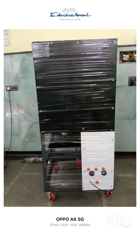 Plastic plates making machine