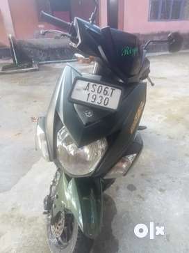 Yamaha ray zr second best sale hand price