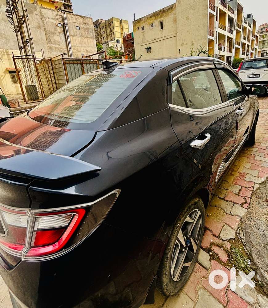Hyundai Aura Sx 2024