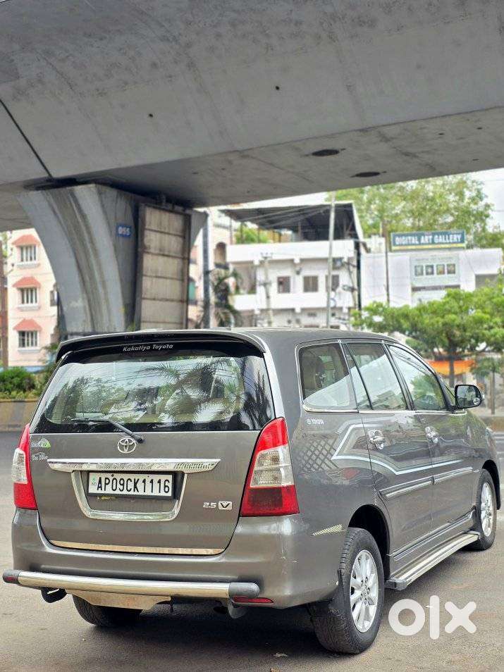 Toyota Innova 2.5 Vx 7 Seater Bs Iv, 2012, Diesel
