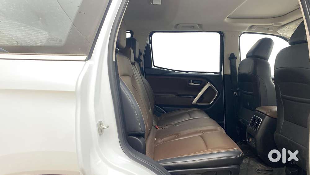 Mahindra Scorpio-n 2.0 Z8 L Petrol At 7 Str, 2023, Petrol
