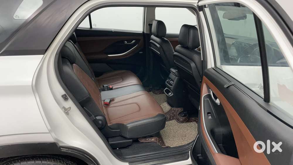 Hyundai Alcazar 2.0 Signature (o) Petrol At 7 Str, 2022, Petrol