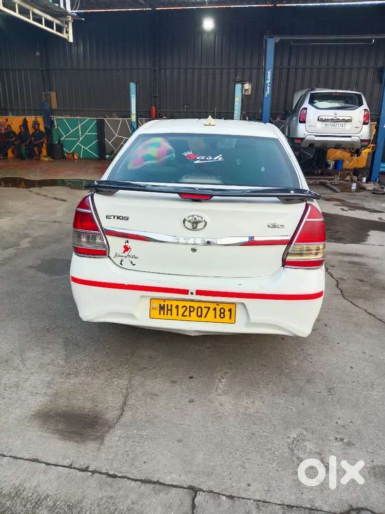 टोयटा ईटोस गाडी विकणे आहे  सुपर कुल ऐसी चारो सोकप पुढचे दोन मागचे दोन