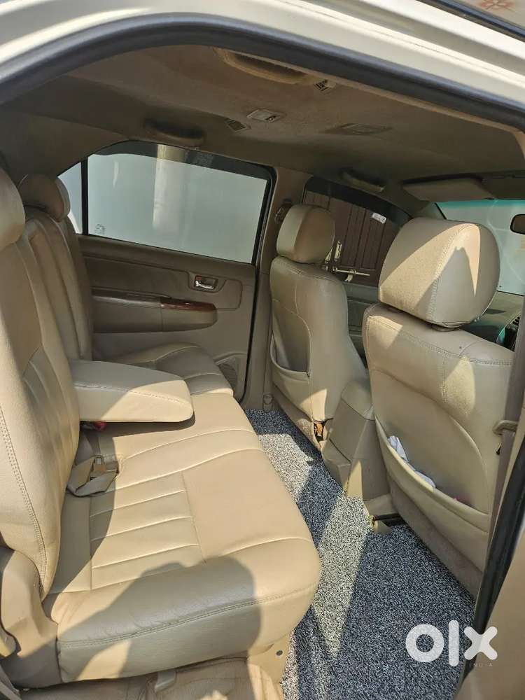 Toyota Fortuner 2011 Diesel 120000 Km Driven