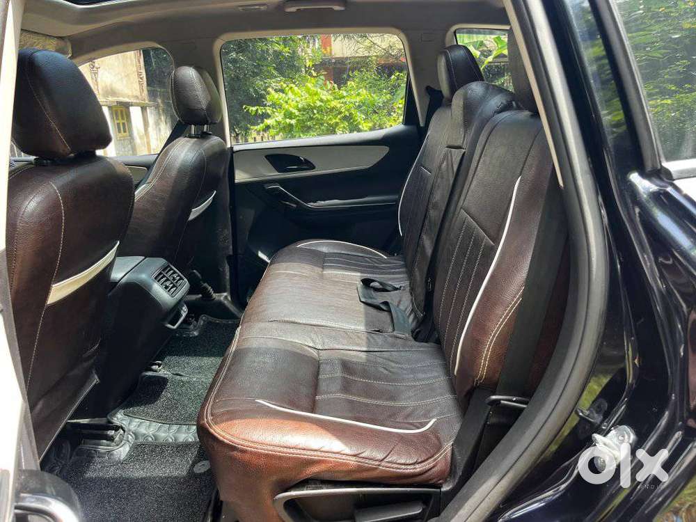 Mahindra Xuv700 2.2 Ax 5 Diesel Mt 7 Str, 2025, Diesel