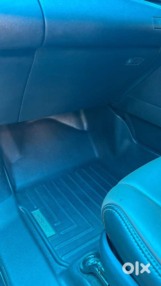 Company Service Automatic Toyota Innova Crysta 2017