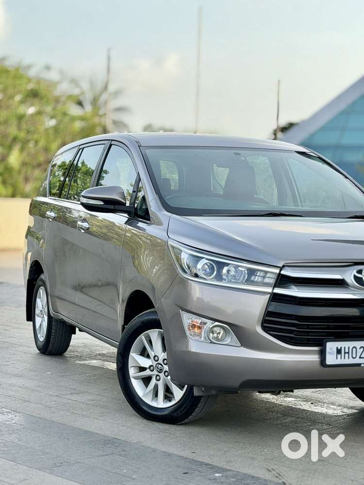 Toyota Innova Crysta 2.4 V 8 Str, 2016, Diesel