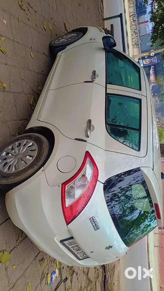 Maruti Suzuki Swift December 2011 1.2 Lxi