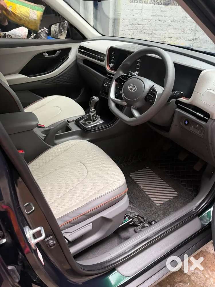 Hyundai Creta 2025 Petrol/panaromic Sunroof.