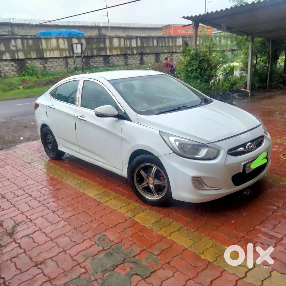 Hyundai Fluidic Verna 2011 Cng & Hybrids 140000 Km Driven New Tyre