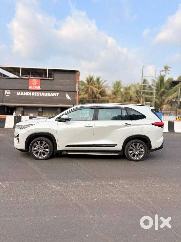 Toyota Innova Hycross 2.0 Zx (o) Hybrid 7 Str, 2025, Cng & Hybrids