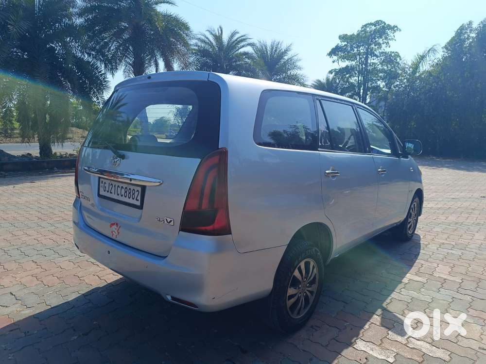 Toyota Innova 2004-2011 2.5 V Diesel 8-seater, 2010, Diesel