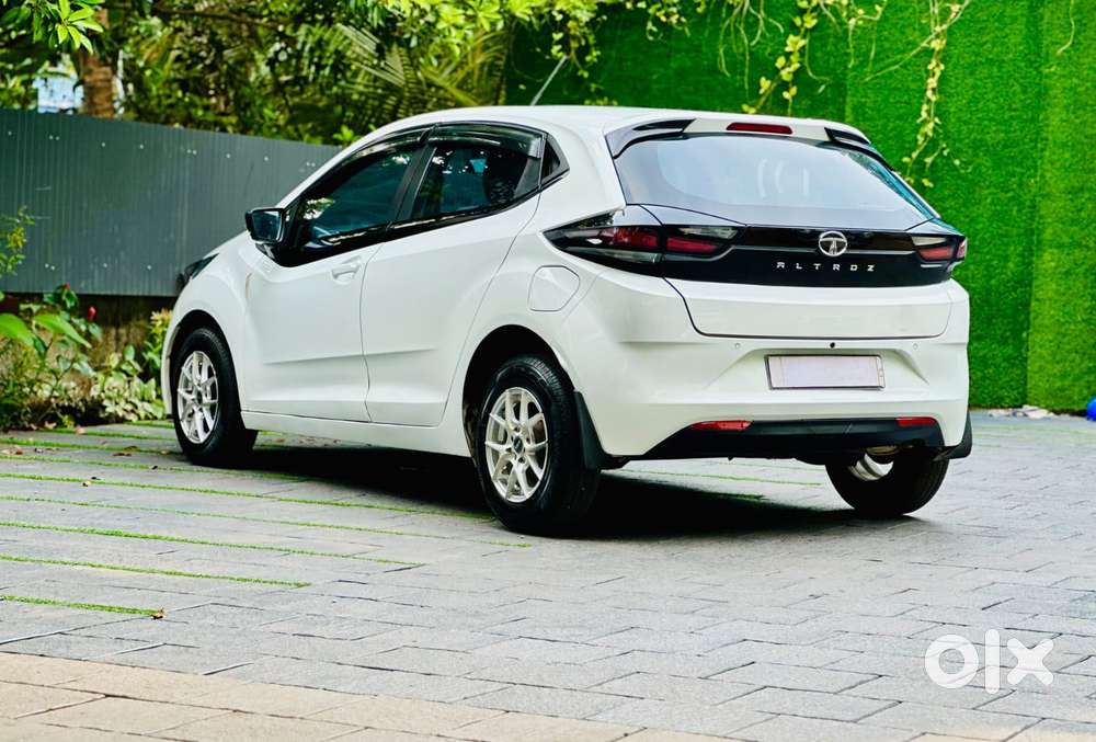 Tata Altroz 1.2 Xe, 2021, Petrol