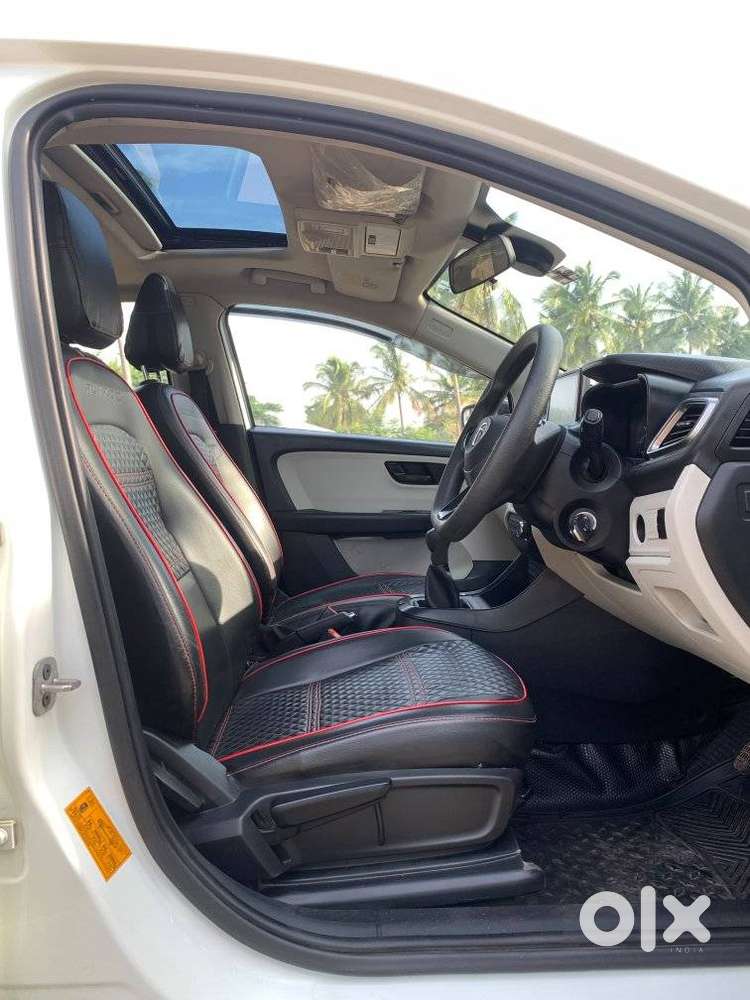 Tata Altroz 1.2 Xm, 2024, Petrol