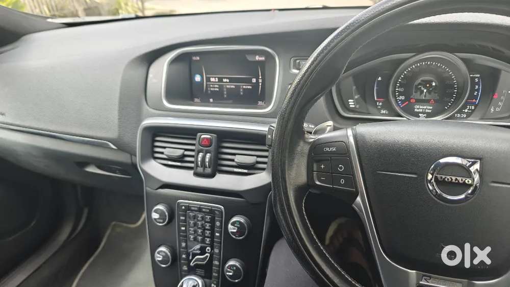 Volvo V40 2018 Diesel Well Maintained , 76000 Km Driven , 2 Nd Owner
