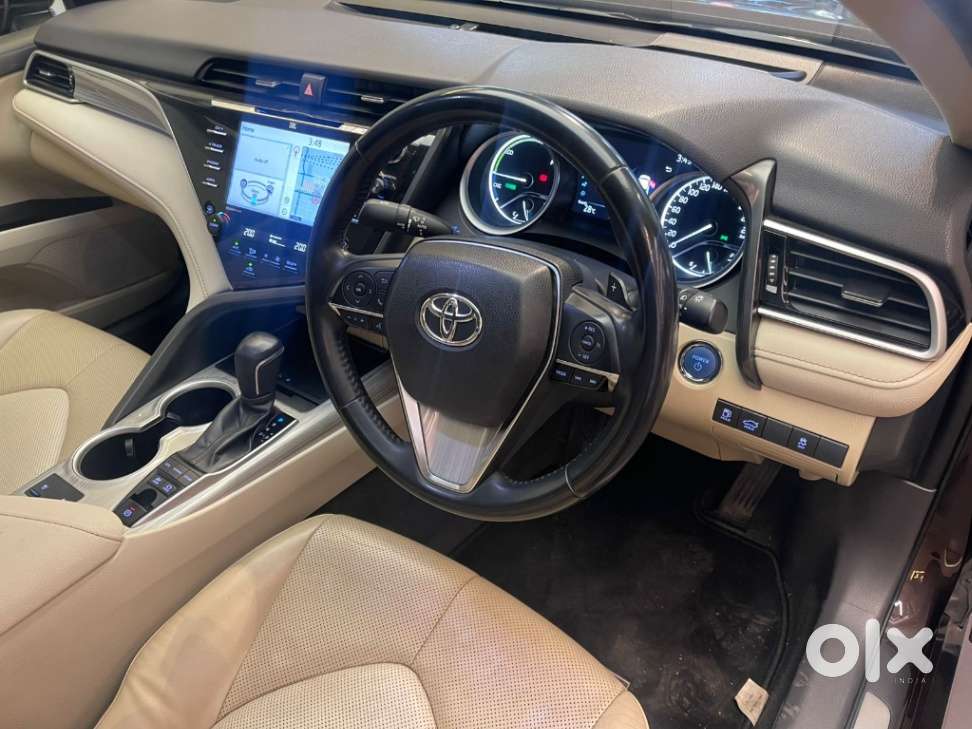 Toyota Camry Hybrid, 2019, Petrol