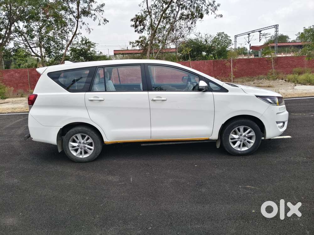 Toyota Innova Crysta 2.4 G Mt 8s, 2023, Diesel
