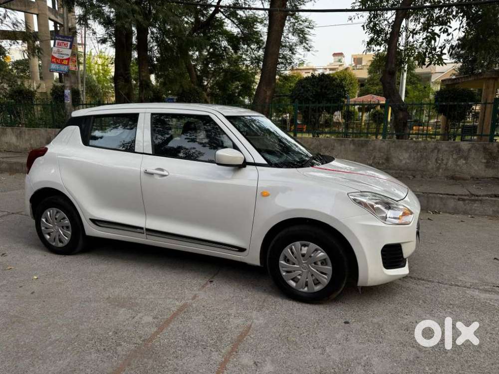 Maruti Suzuki Swift 1.2 Lxi (o), 2022, Petrol
