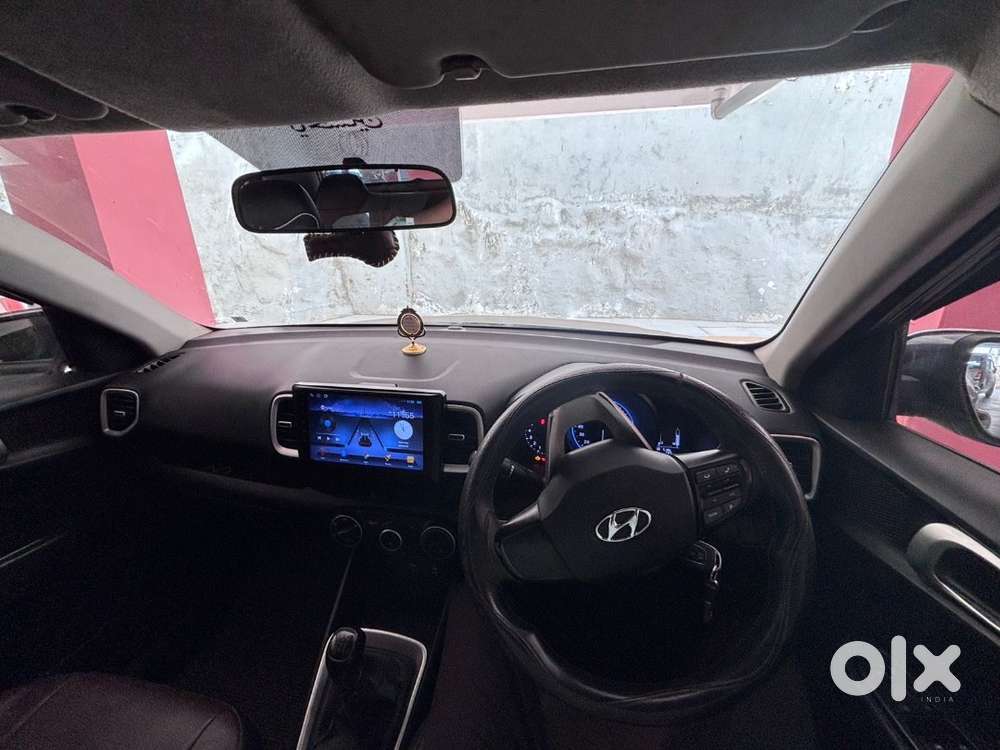 Hyundai Venue 2022 Petrol  Excellent Condition
